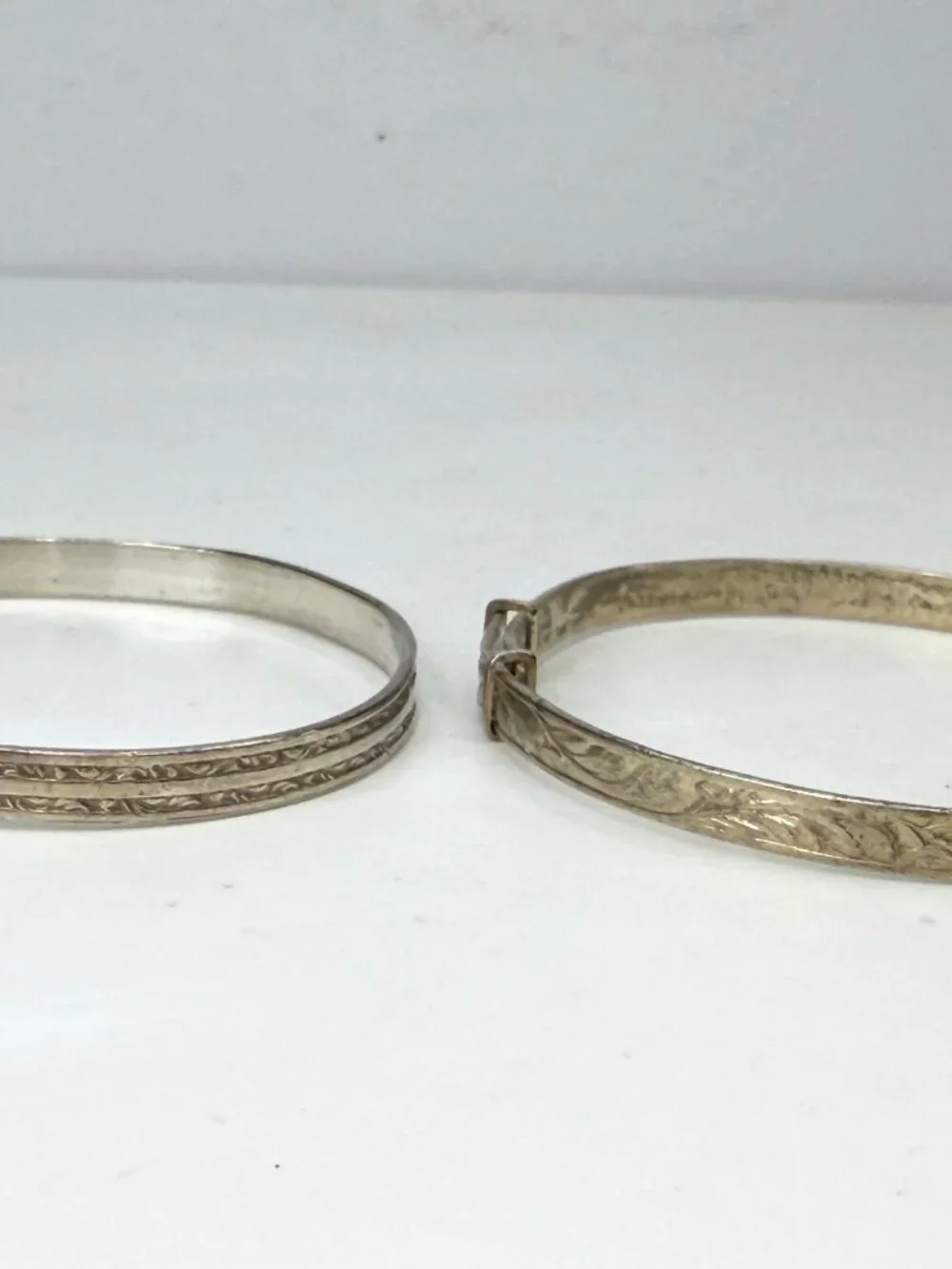 Vintage British Silver Adjustable Engraved Bangle Bracelets Pair 12.7g JR1943